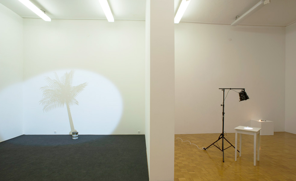 Vadim Fishkin, Light Matters 2/3, exhibition view, Galerija Gregor Podnar, Ljubljana, 2012. Photo: Photo: Matija Pavlovec