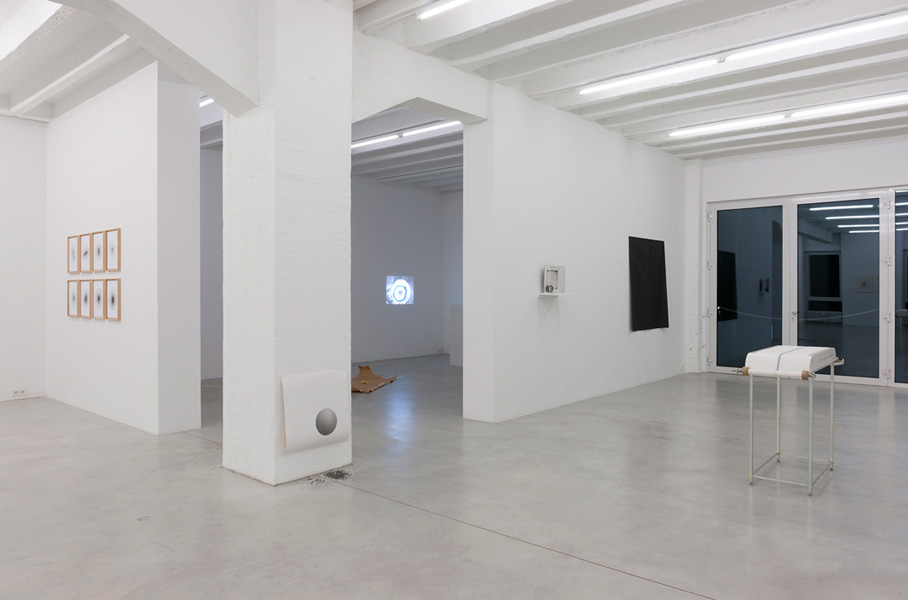 Cimento dell’armonia e dell’invenzione / The Drawing Machines, exhibition view, Galerija Gregor Podnar, Berlin, 2010. Photo: Marcus Schneider