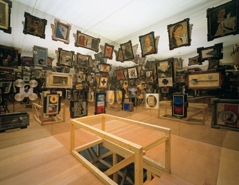 The Heart of Transcentrala, exhibition view at Ludwig Museum, Budapest, 1996