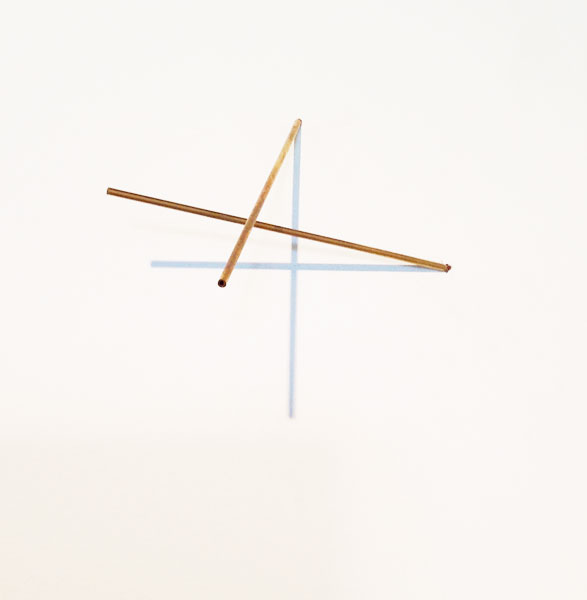 Sjene (24), installation; wire, brass, light, variable dimensions, brass element: 15 x 0.3 cm each, 1990