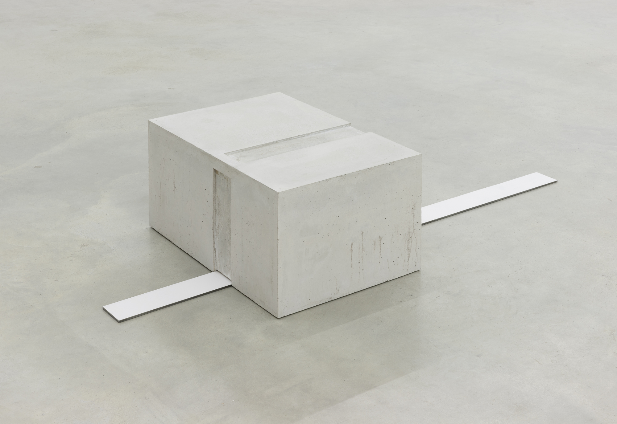 Division Exercise, concrete and painted iron, 30 x 135 x 60 cm, 2015