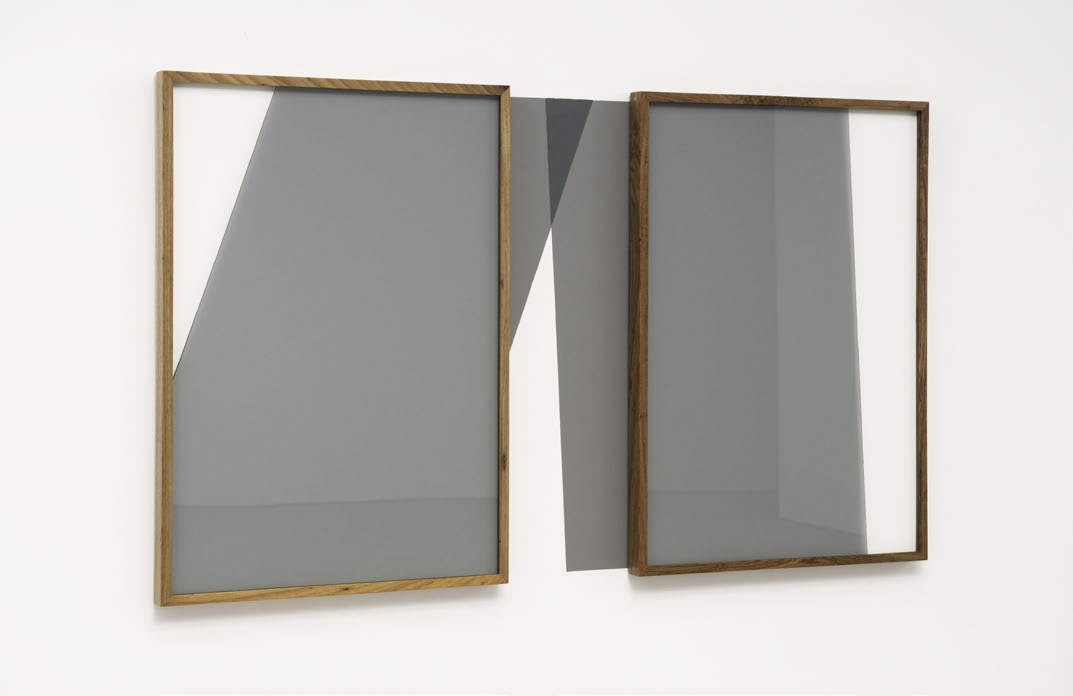 Projecao De Área Comum, wooden frame, glass and painting on wall, 100 x 175 cm, 2012